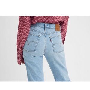 Levi’s Wedgie Straight Women’s Light Wash Jeans